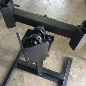 Swinging reactive target